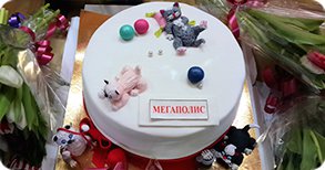 С 8 Марта Вас дорогие женщины!
